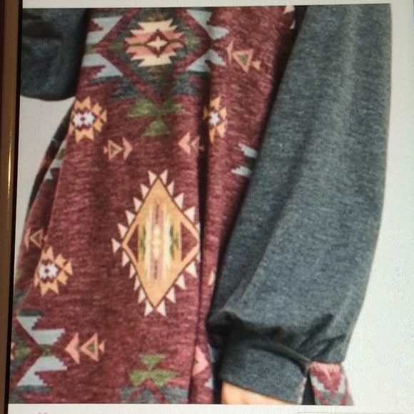 Wine ethnic print top. - Picture 9 of 9